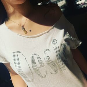 チームロゴ入りTシャツ
